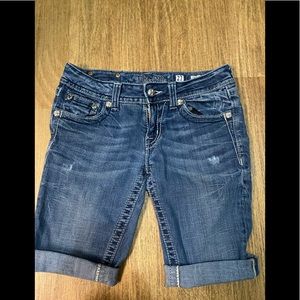 Ladies size 27 Miss me low rise cut off Bermuda shorts